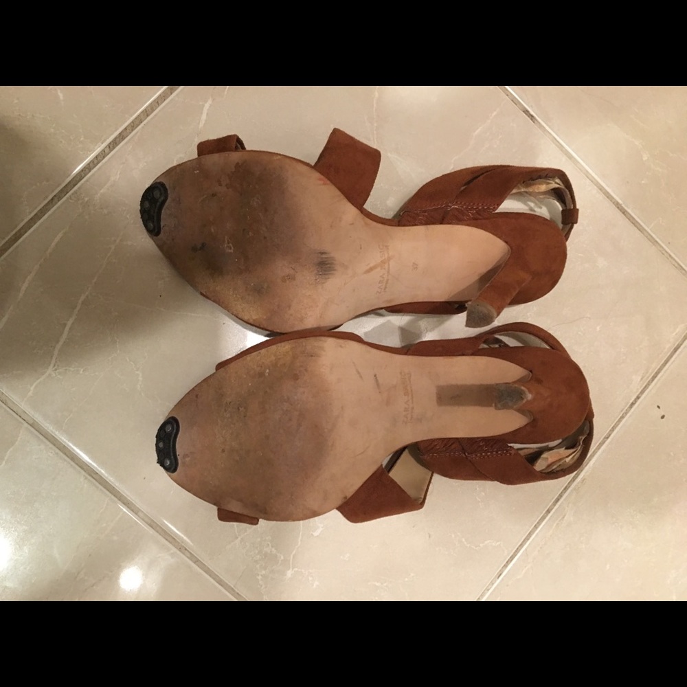 ZARA | Camel Side-CutOut Sandals - Picture 6 of 7